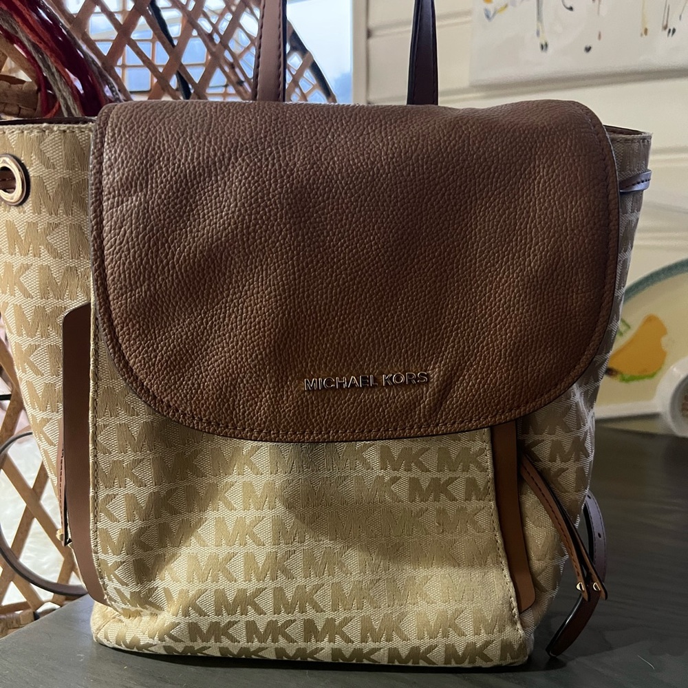 Michael kors bookbag